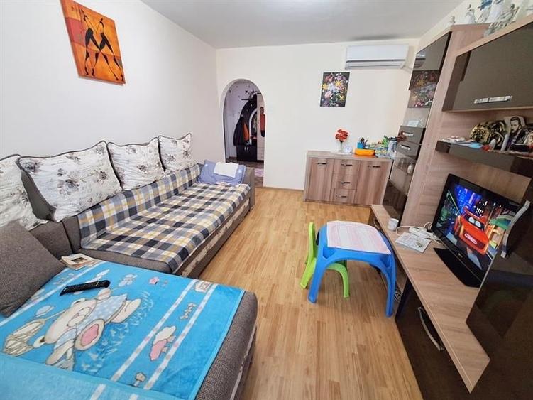 Apartament 3 camere semidecomandat  zona MIilcov - 8