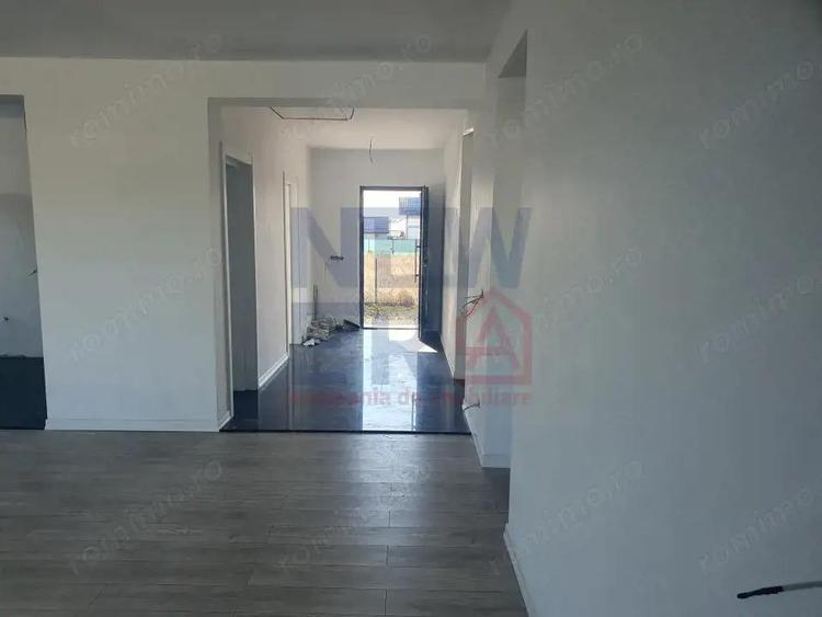 Vila individuala de vanzare 4 camere Crevedia - Samurcasi - 8