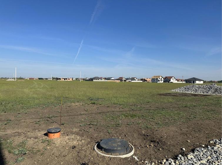 Loc de casa intravilan 1000 mp, utilitati, Zimandcuz, 10 km de Arad - 1