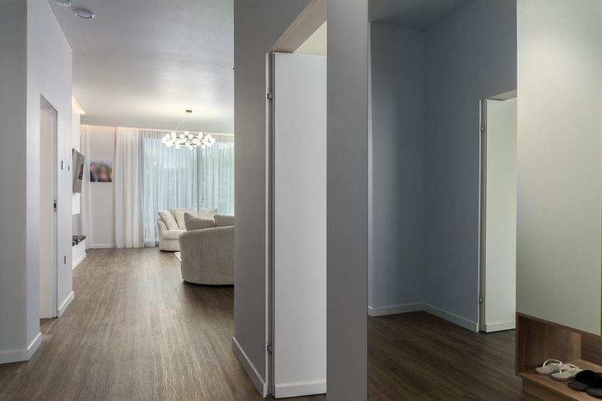 Vila de inchiriat/ vanzare - 6 camere- piscina - pompe de caldura - 8