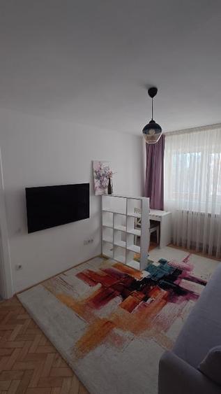 Direct proprietar - Apartament La Cheie 2 Camere, Decomandat, Str. Primaverii 6 - 9