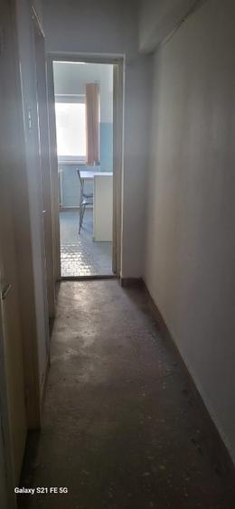 Apartament 2 camere, etaj 3din 4, nelocuit, partial renovat - 2