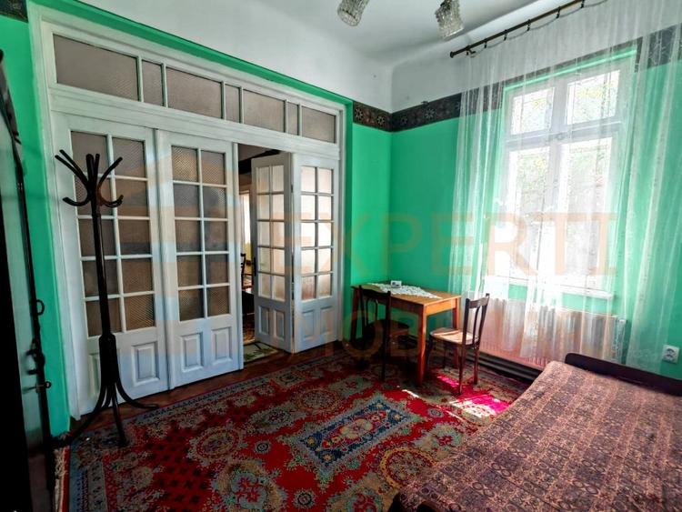 Casă de vânzare situată în Tomis II - 5