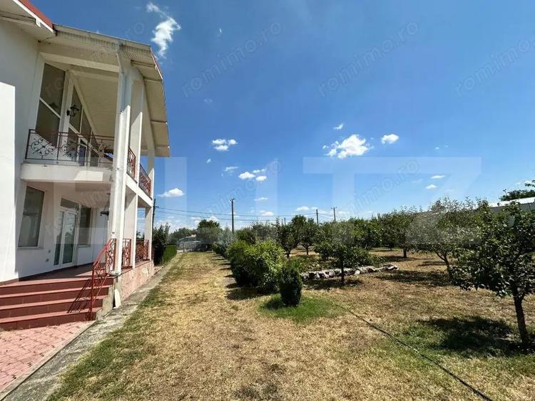 Casa cu incalzire in pardoseala si 17.000 mp teren, sat Oboga - 4