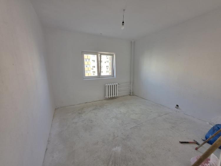 Calea Vitan, vav mall Vitan, bloc 1987, stradal, bloc reabilitat - 6