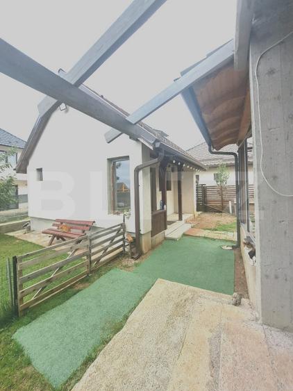 Vand 2 case la pret de una – 178.000 € (negociabil) - 2