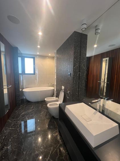 Vila deosebita in zona Baneasa - 5 camere - 9