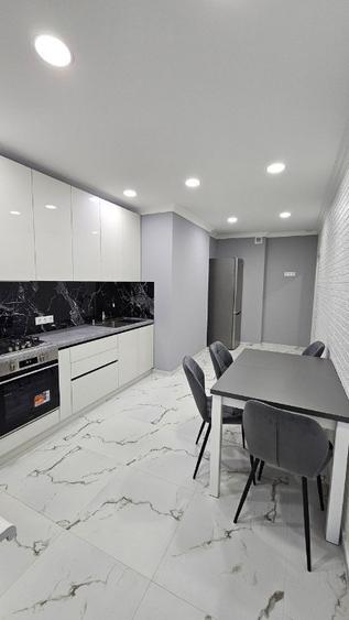 Apartament cu o camera de vanzare Tractorul - 1