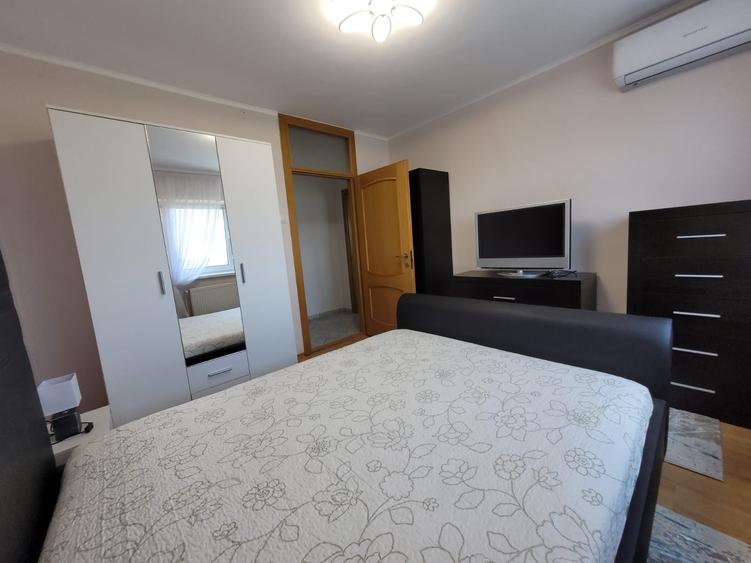 Apartament cu 3 camere decomandat, mobilat în Centrul Civic