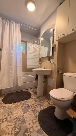 Apartament cu 3 camere decomandat în Aviației
