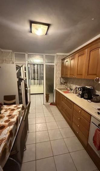 Apartament cu 4 camere semidecomandat, mobilat în Drumul Taberei
