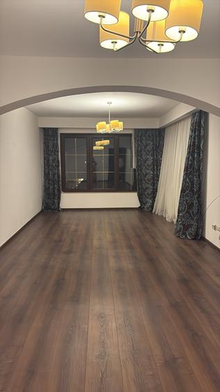 Casă cu 4 camere cu Teren 500 Mp în Pipera