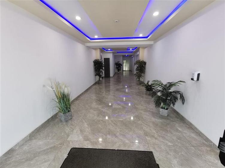 Apartament cu 3 camere nedecomandat, mobilat în Tractorul
