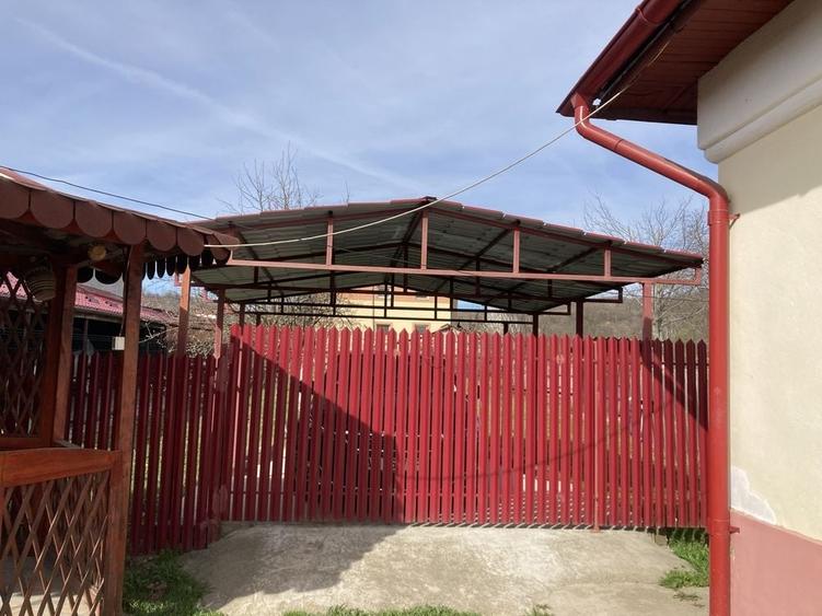 Casă cu 4 camere în Curtea de Argeș