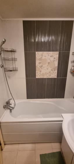 Apartament cu 2 camere semidecomandat, mobilat în Podu Roș
