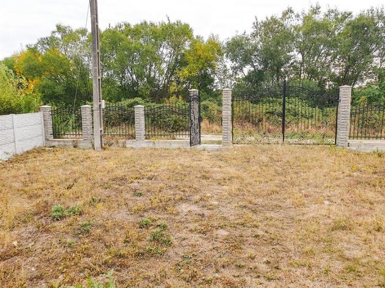 Casă cu 5 camere cu Teren 900 Mp în Tileagd