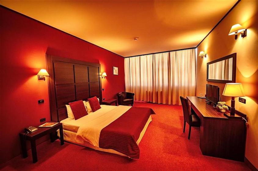 Hotel/Pensiune, de 4,484 mp, în Șagului