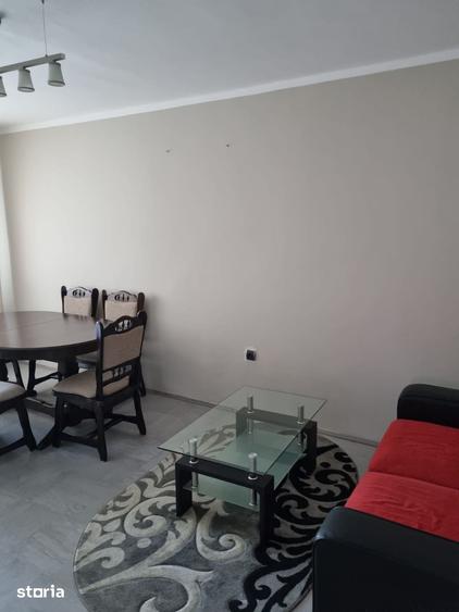 Apartament cu 3 camere în Traian