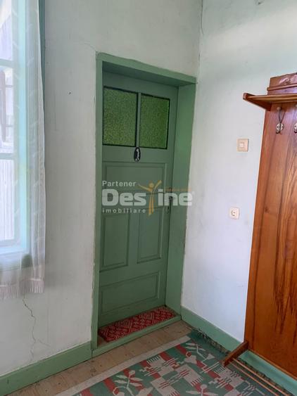 Casă individuală cu 6 camere cu Garaj în Brusturoasa