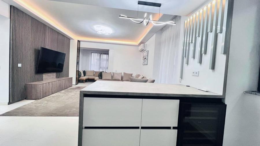 Apartament cu 4 camere, mobilat în Pipera