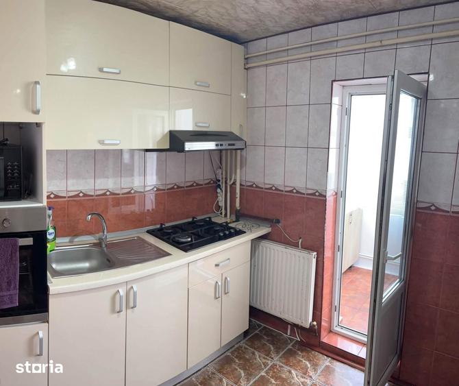 Apartament cu 3 camere în Tudor Vladimirescu