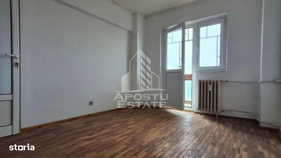 Apartament cu 4 camere în Sud