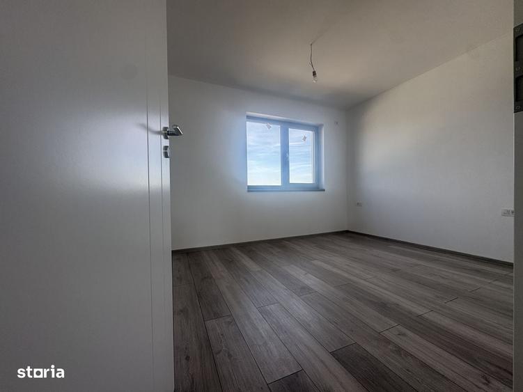 Casă cu 4 camere cu Teren 400 Mp în Domnești