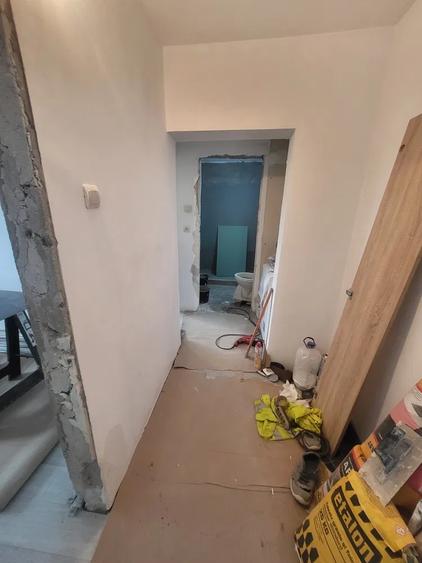 Apartament cu 3 camere decomandat în Drumul Taberei