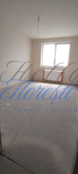 Apartament cu 2 camere semidecomandat în Chinteni