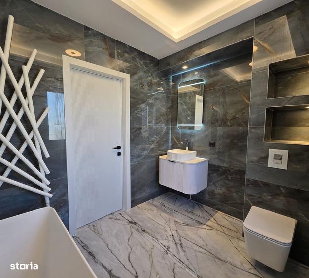 Casă cu 4 camere cu Teren 200 Mp în Central