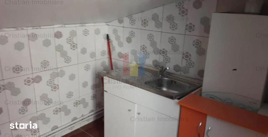 Garsonieră decomandată în Central