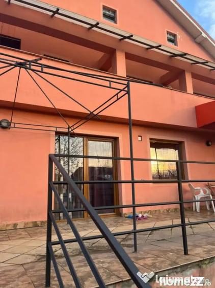 Casă cu 5 camere cu Teren 581 Mp în Central