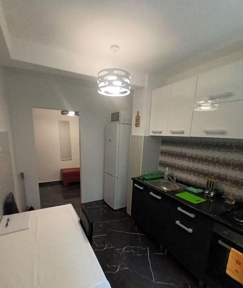 Apartament cu 2 camere semidecomandat în Apărătorii Patriei