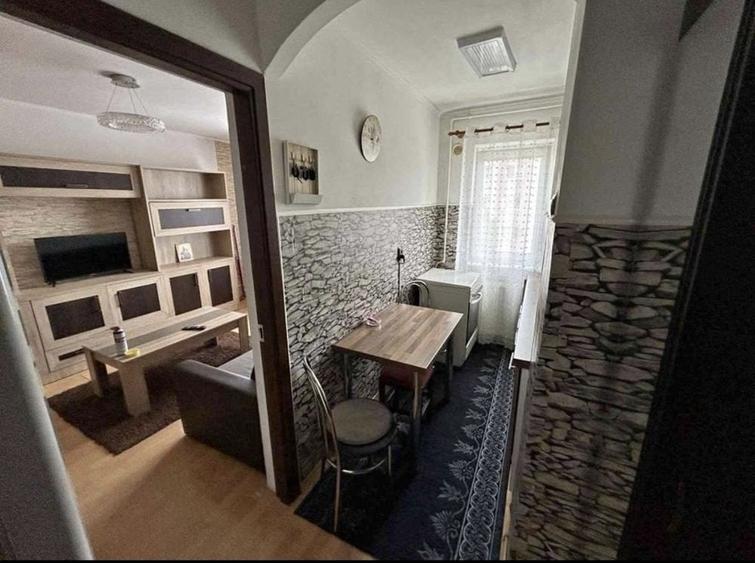 De inchiriat / Apartament 2 camere / Micro 3 - 4