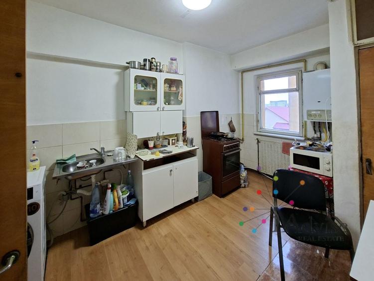 Apartament cu 3 camere decomandat în Răcădău
