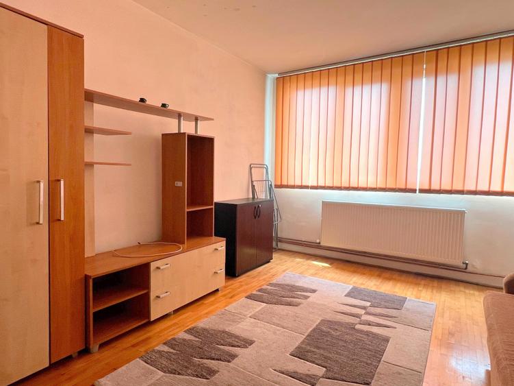 Apartament cu 2 camere decomandat în Circumvalațiunii