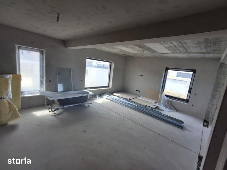 Casă cu 4 camere cu Teren 295 Mp în Șelimbăr