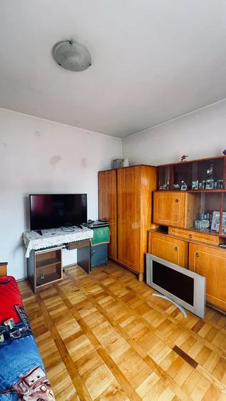 Apartament cu 3 camere decomandat în Lipovei