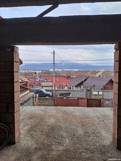 Casa la rosu de vanzare in Codlea - 3