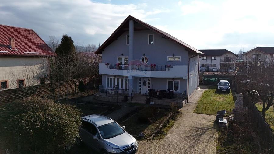 Casă/Vilă individuală | P+E+M | Teren 1075 mp | Cristian - 23