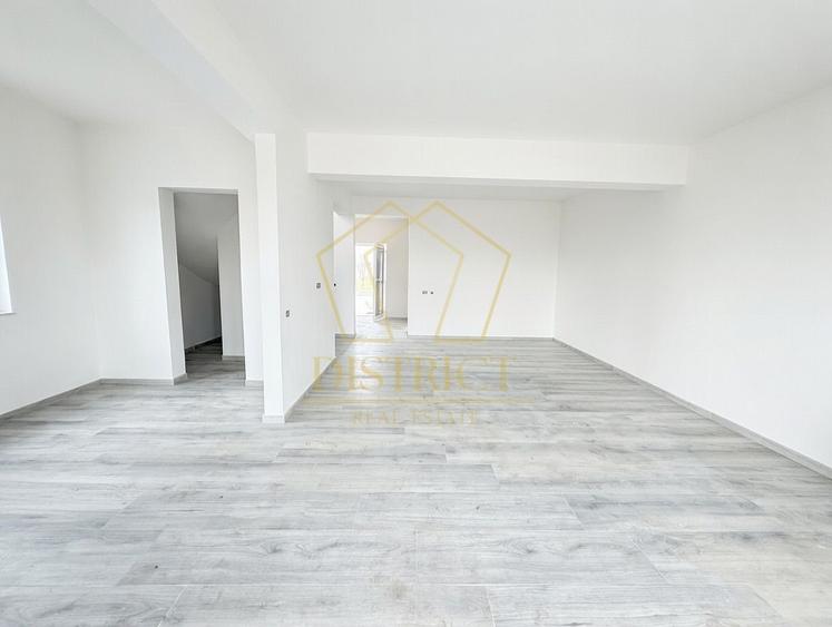 Duplex despartit prin camera tehnica, 5 camere, asfalt | Giarmata Vii - 9