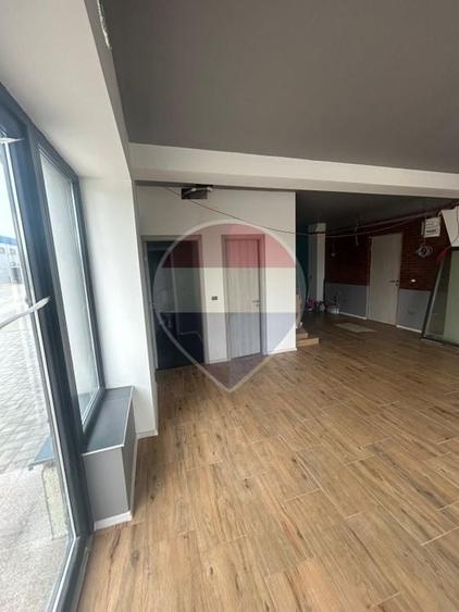 Spațiu comercial, de 50 mp, în Central