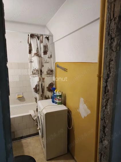 Garsoniera de vanzare in zona Titan Metrou