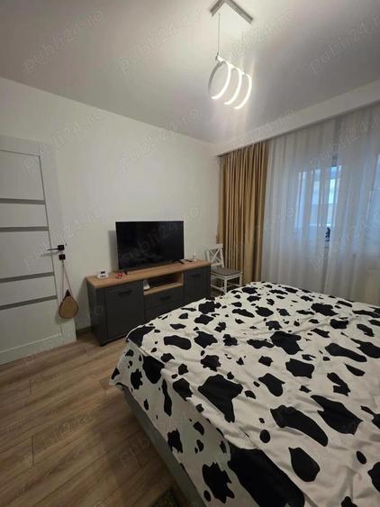 De vanzare apartament cu 2 camere ?i balcon mobilat ?i utilat, situat pe Bulevardul Roman Musat - 10