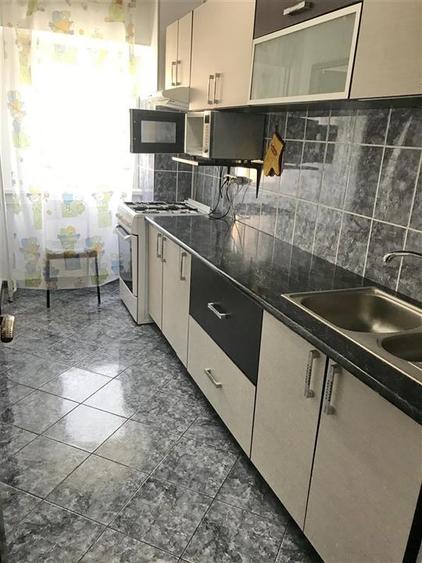 Garsonieră decomandată, mobilată în Tei
