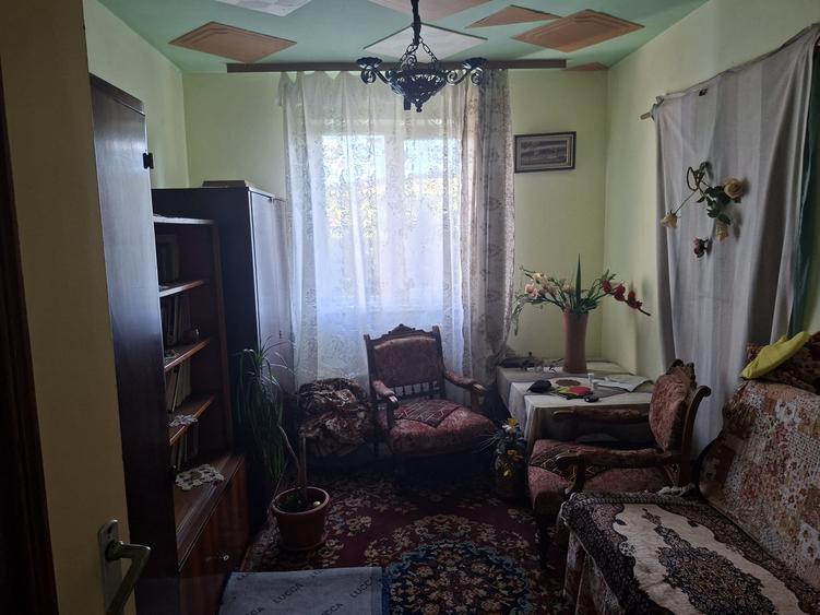 De vanzare apartament cu 3 camere in Dambu - 3