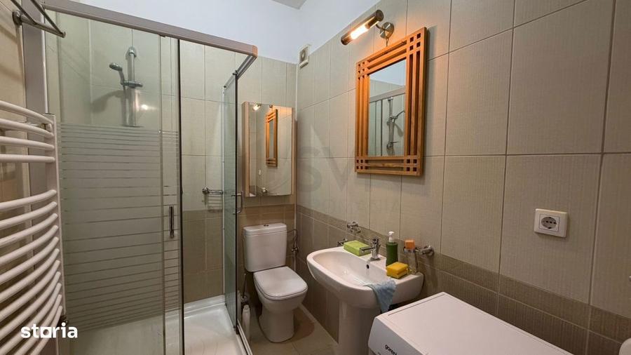 Apartament cu 3 camere semidecomandat în Central