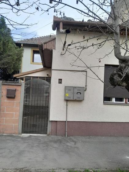 Casa cu etaj de inchiriat, in Timisoara, zona Fratelia, la 4,3 km de centru - 1