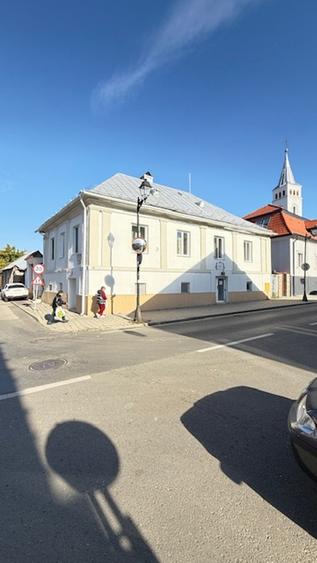 LUCACIU zona Catedralei spatiu de 70 mp finisat, grup sanitar! - 7