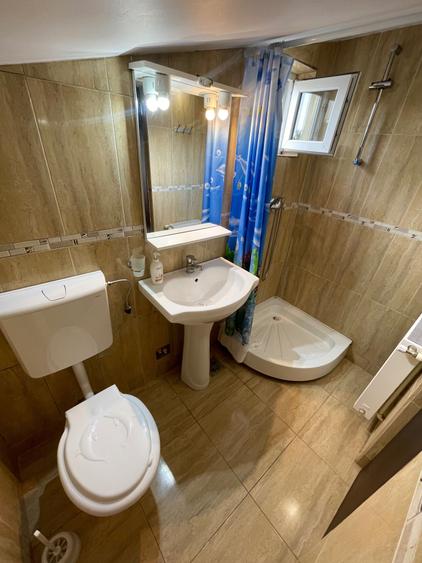 Inchiriez camere in vila zona Delfinariu - 1
